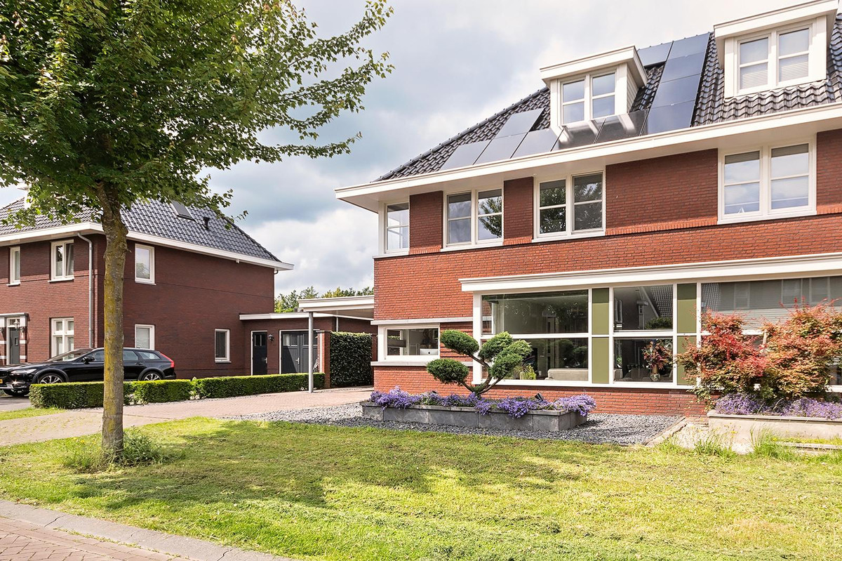 Twee-onder-één-kap te koop: Gording 95, Uden