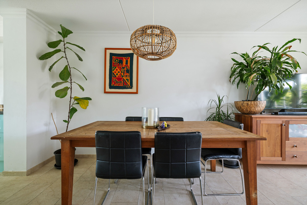 Tussenwoning te koop: Leonard Springerlaan 238, Deventer