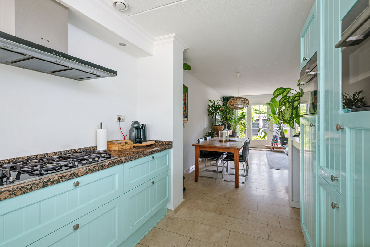 Tussenwoning te koop: Leonard Springerlaan 238, Deventer