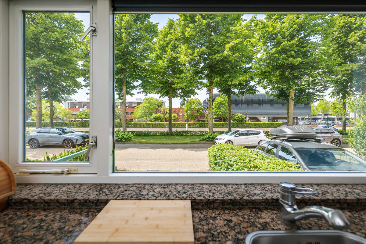 Tussenwoning te koop: Leonard Springerlaan 238, Deventer