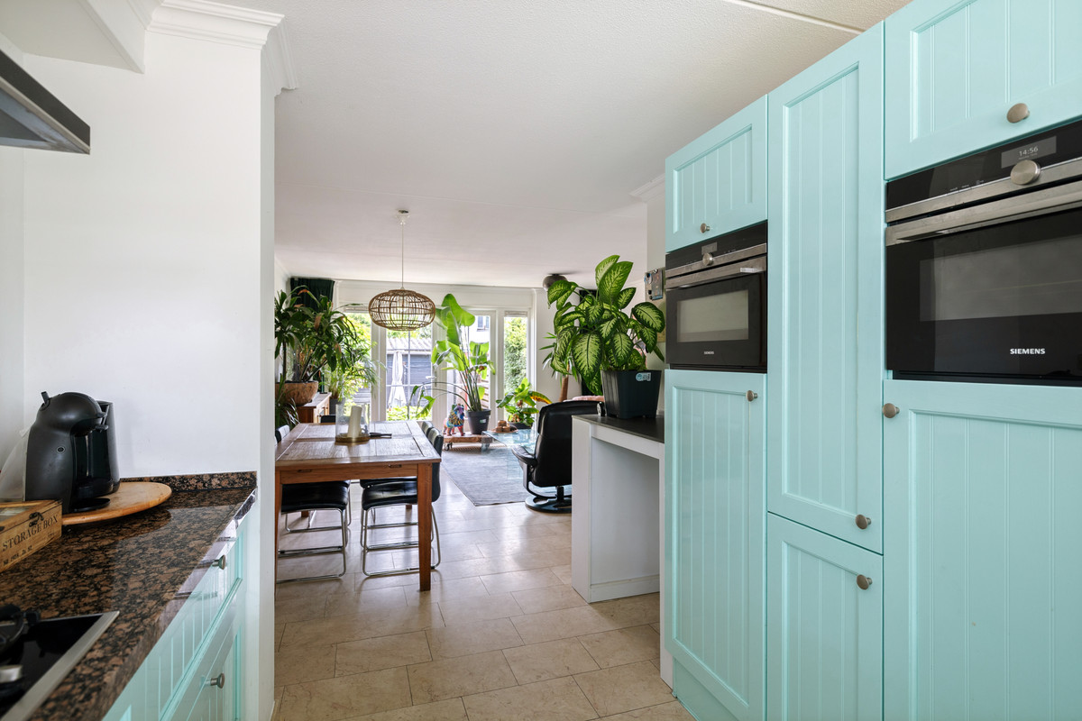 Tussenwoning te koop: Leonard Springerlaan 238, Deventer