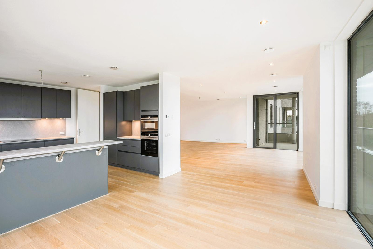 Appartement te huur: Bovenkerkerweg 83-09, Amstelveen