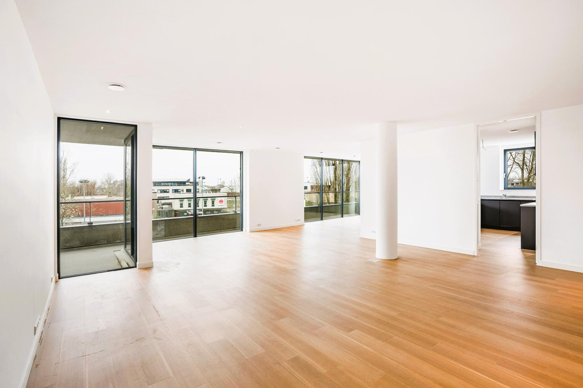Appartement te huur: Bovenkerkerweg 83-09, Amstelveen