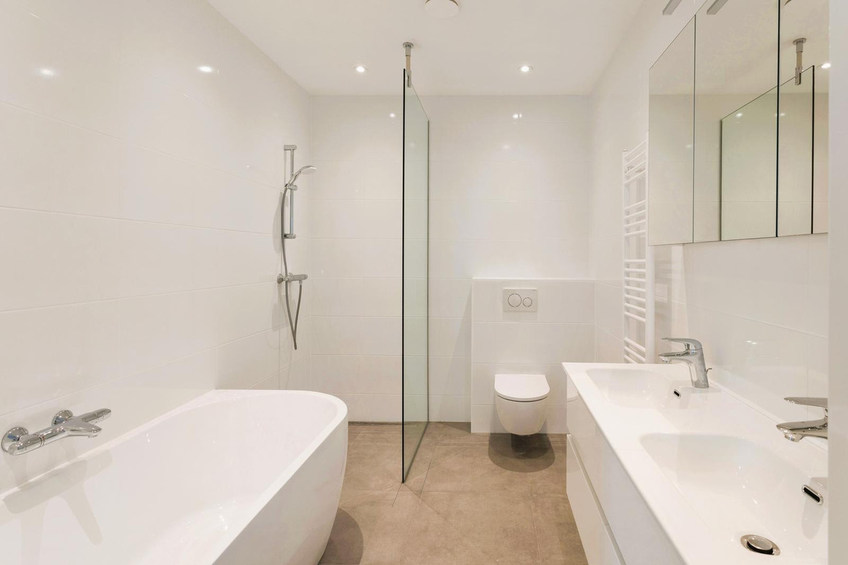 Appartement te huur: Bovenkerkerweg 83-09, Amstelveen