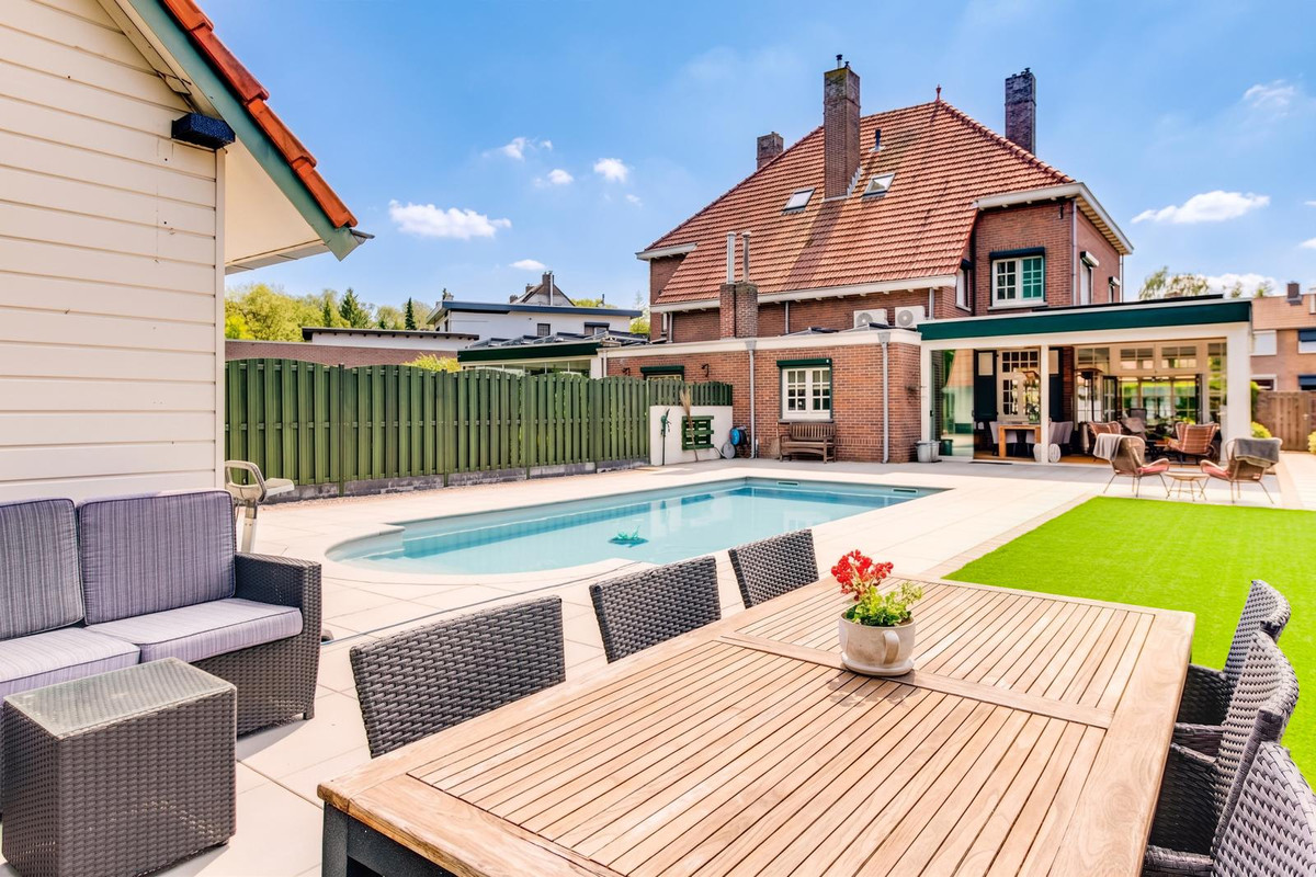 Twee-onder-één-kap te koop: Heideveldweg 25, Heerlen