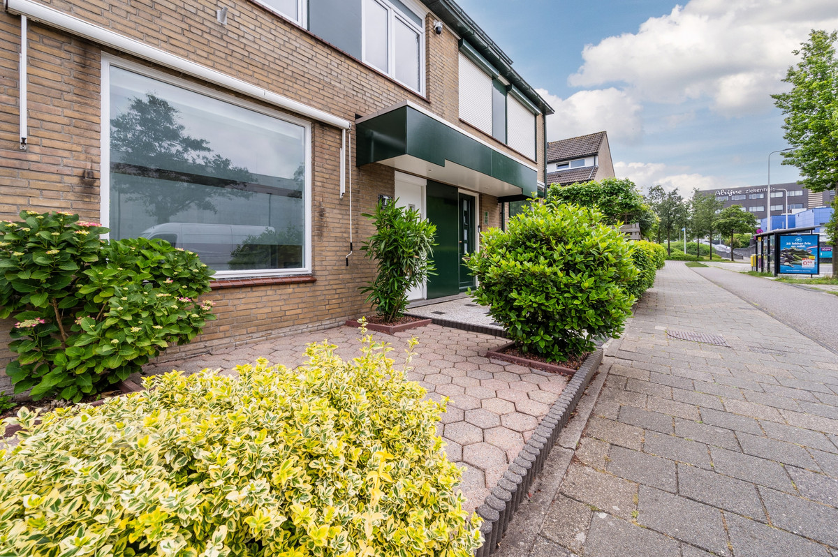 Tussenwoning te koop: Meteoorlaan 7, Alphen Aan Den Rijn