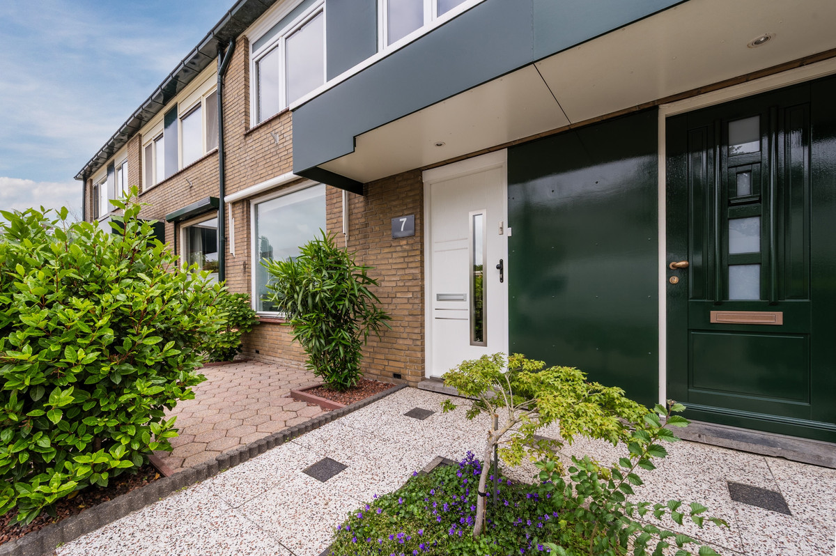 Tussenwoning te koop: Meteoorlaan 7, Alphen Aan Den Rijn