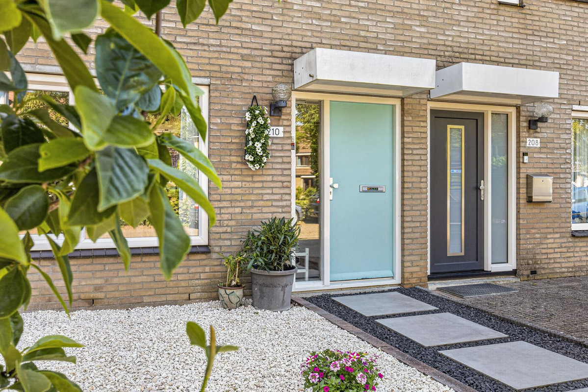 Tussenwoning te koop: Alkmaarsingel 210, Arnhem