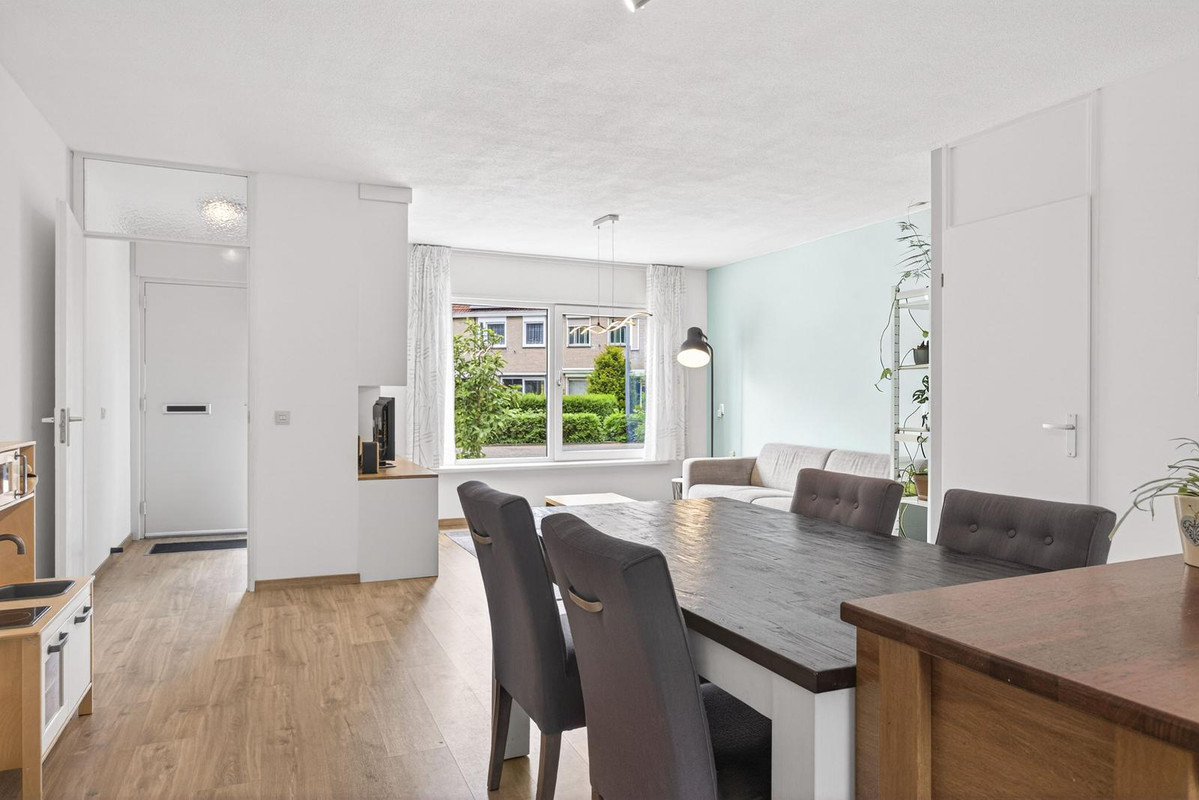 Tussenwoning te koop: Alkmaarsingel 210, Arnhem