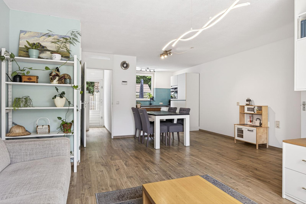 Tussenwoning te koop: Alkmaarsingel 210, Arnhem