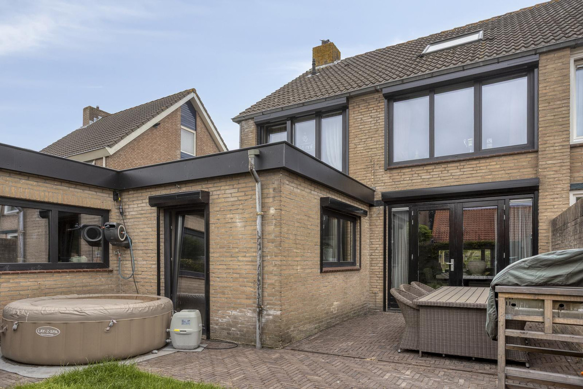 Twee-onder-één-kap te koop: Binnenpad 9, Halsteren