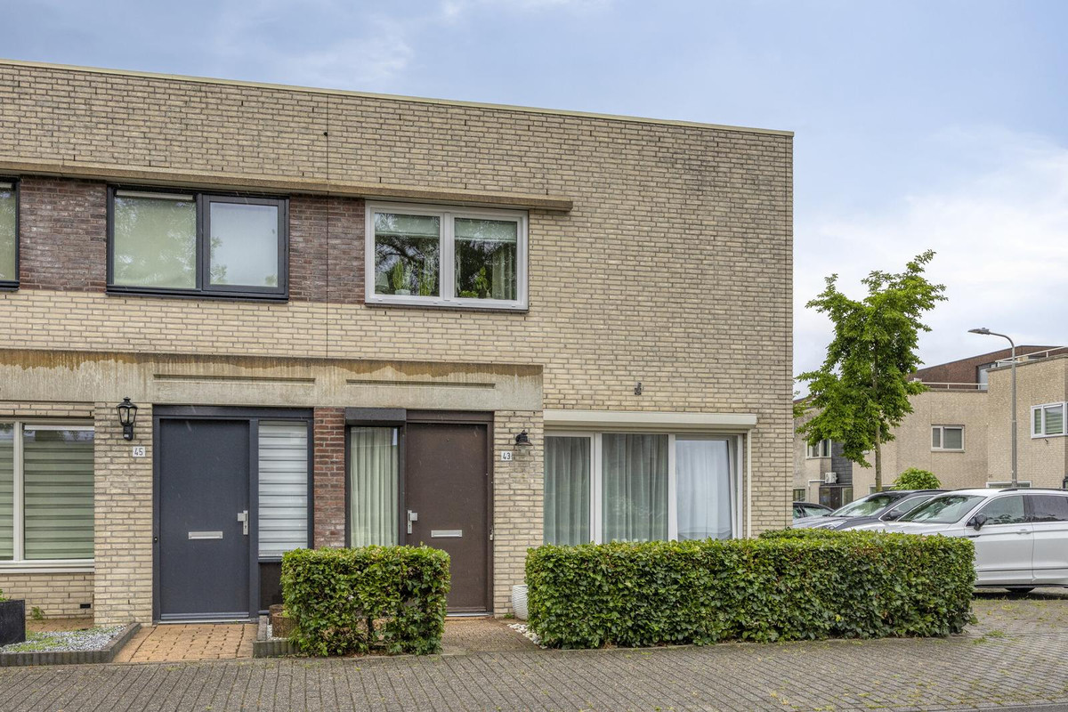 Hoekwoning te koop: Sneekstraat 43, Tilburg