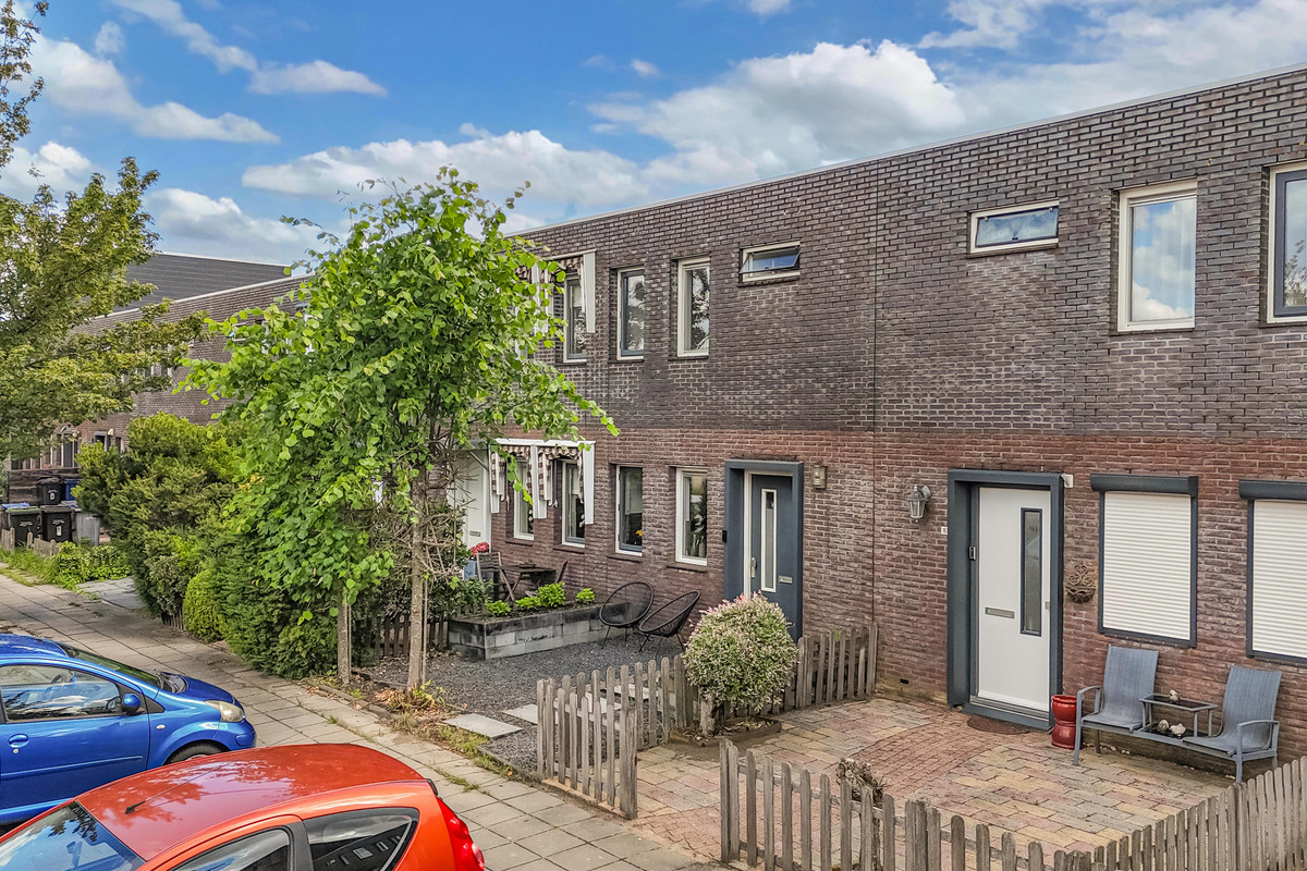 Tussenwoning te koop: Holbeinstraat 161, Almere