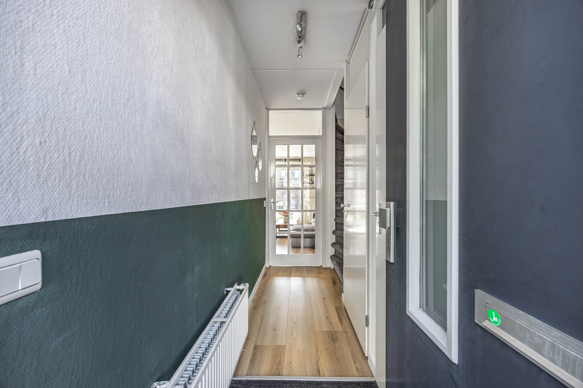 Tussenwoning te koop: Holbeinstraat 161, Almere