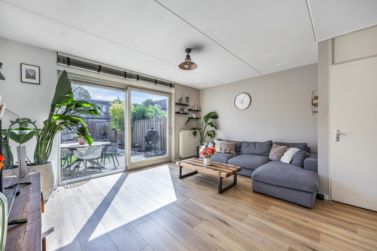 Tussenwoning te koop: Holbeinstraat 161, Almere