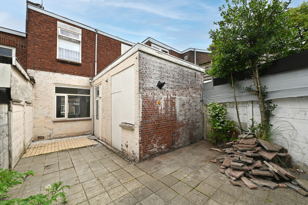Tussenwoning te koop: Koning Willem II straat 38, Bergen Op Zoom