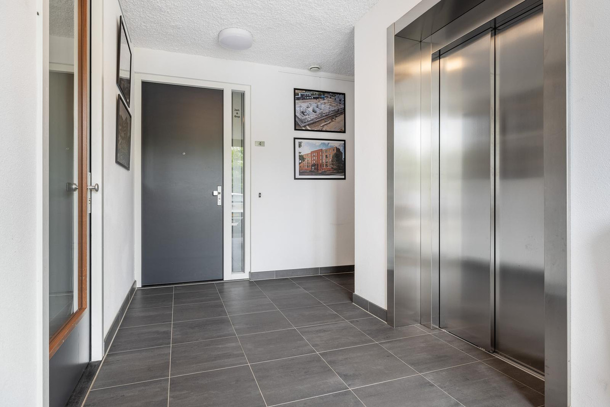 Appartement te koop: Van der Steenhovenplein 14, Dordrecht