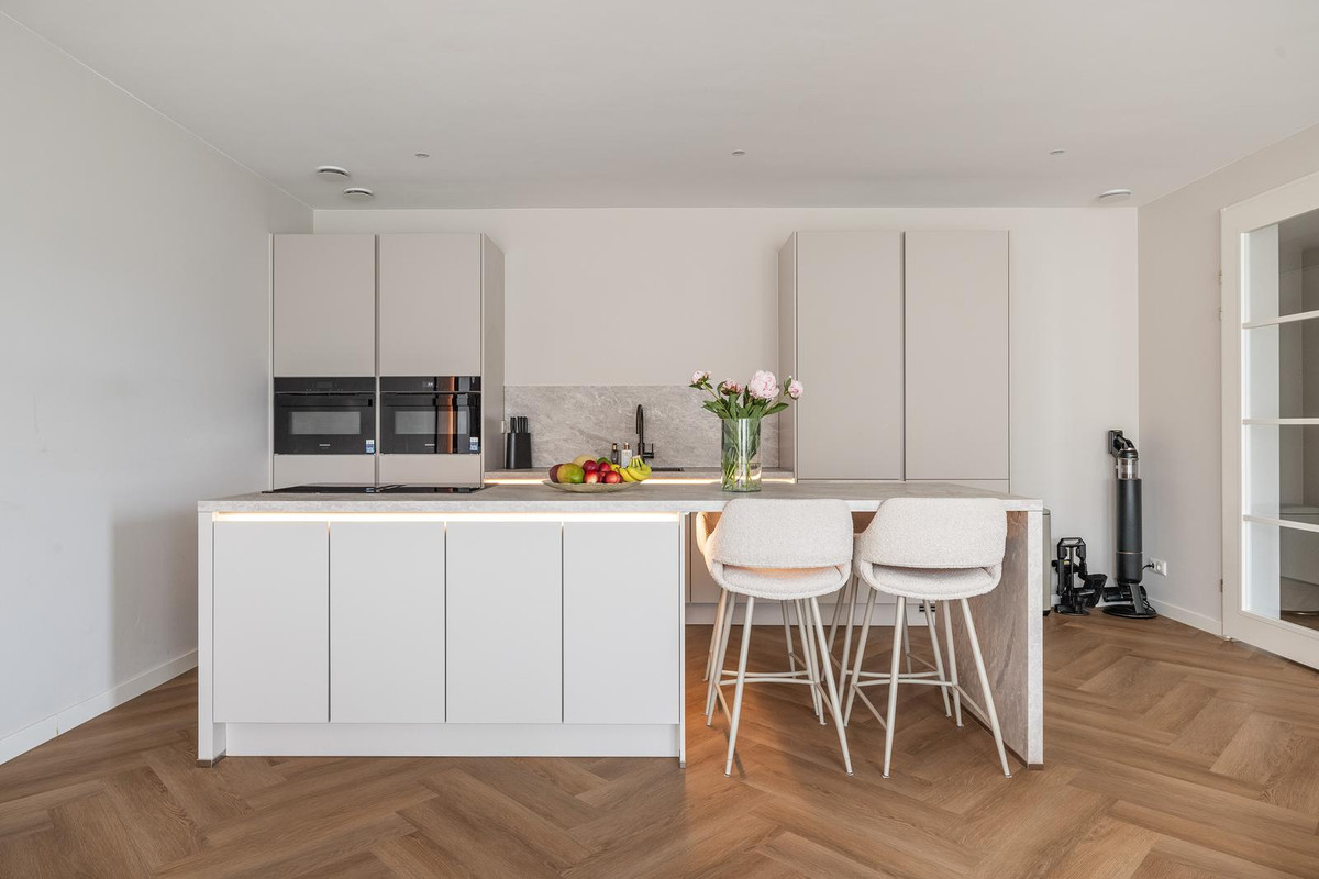 Appartement te koop: Van der Steenhovenplein 14, Dordrecht