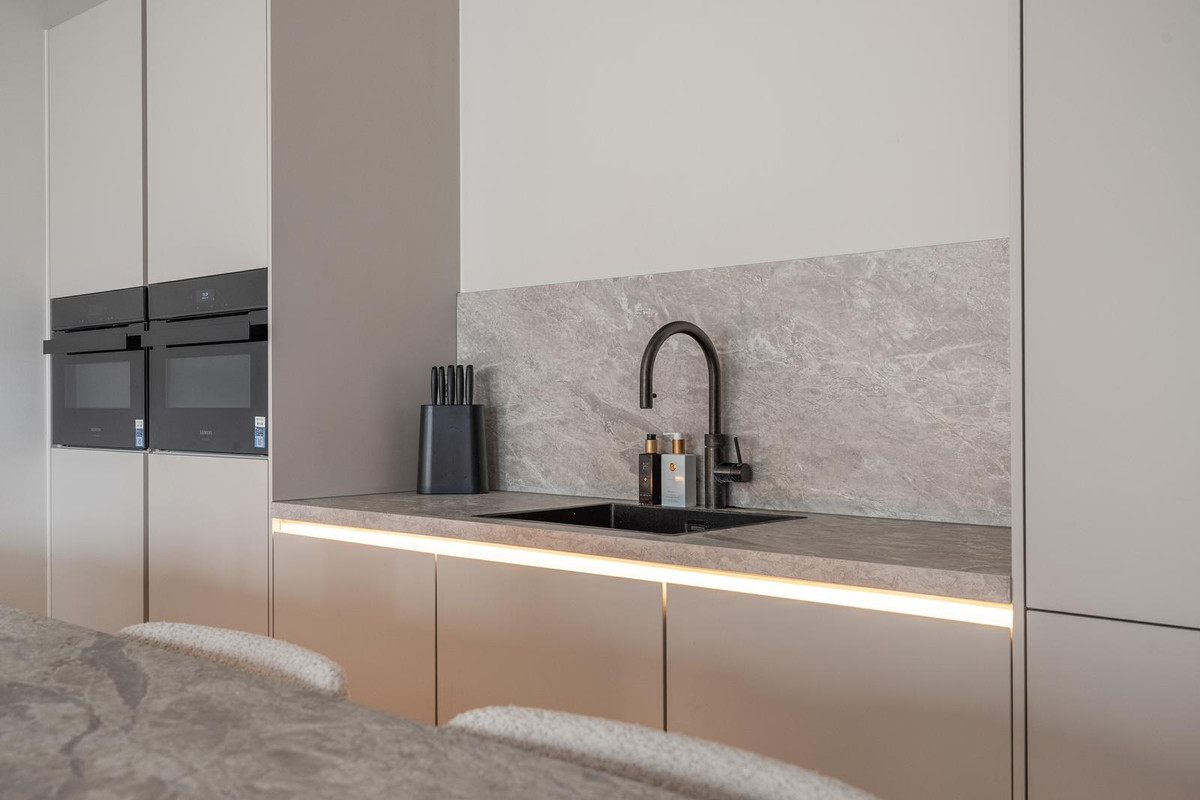Appartement te koop: Van der Steenhovenplein 14, Dordrecht
