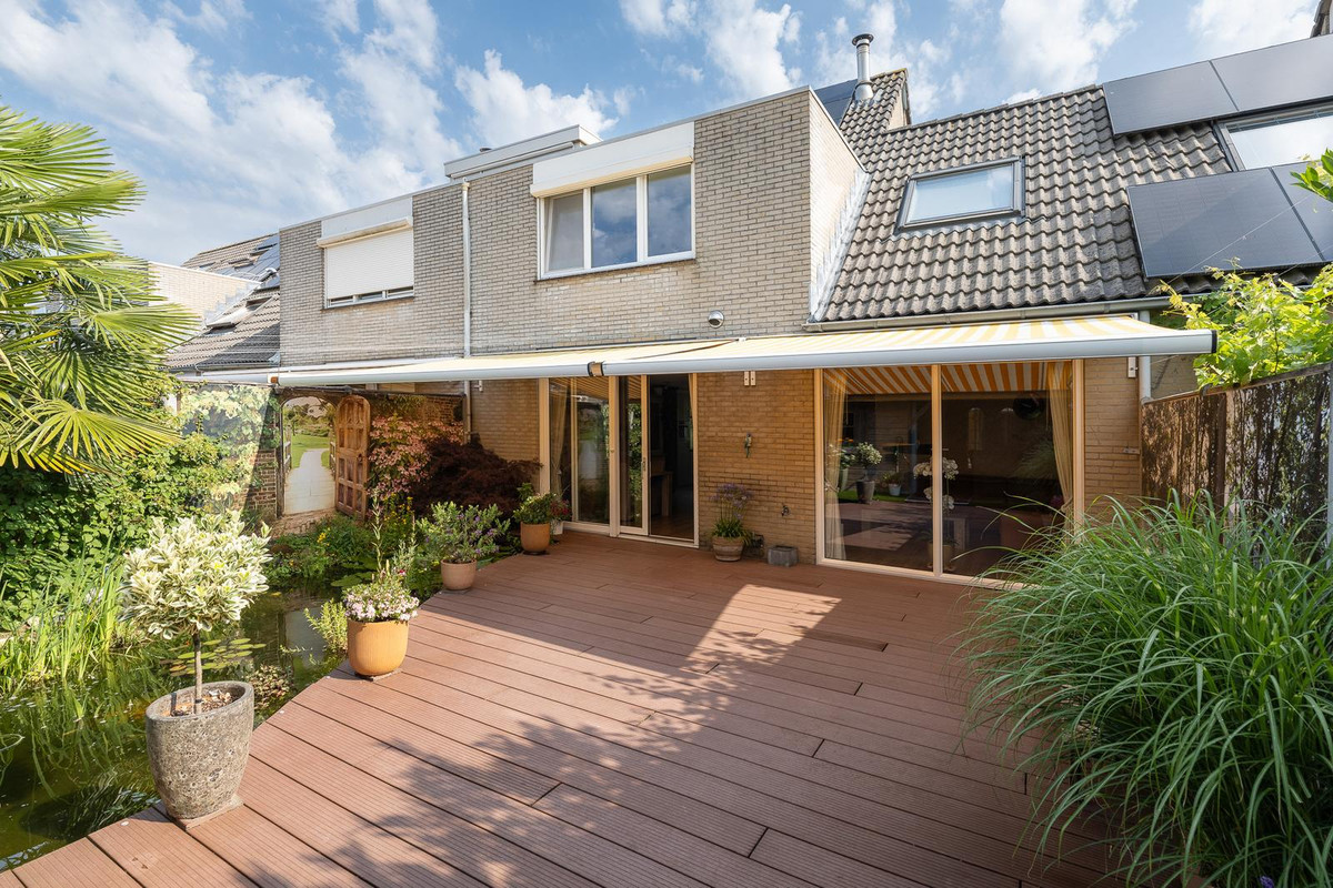 Tussenwoning te koop: Verdistraat 8, Almere