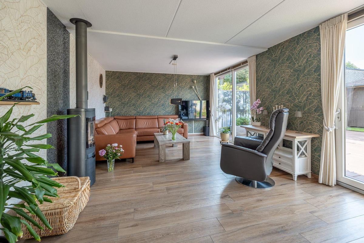 Tussenwoning te koop: Verdistraat 8, Almere