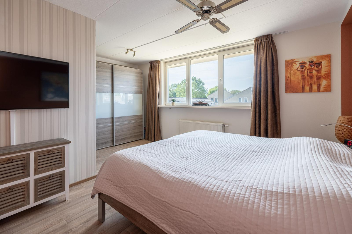 Tussenwoning te koop: Verdistraat 8, Almere