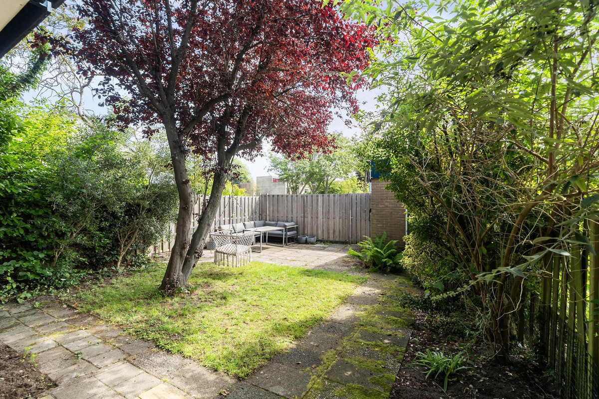 Hoekwoning te koop: Braambes 11, Leiden