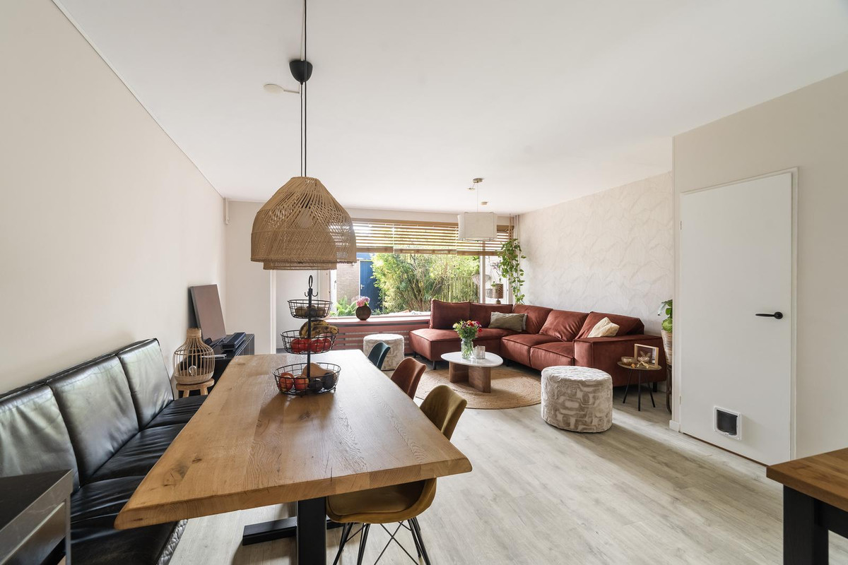 Hoekwoning te koop: Braambes 11, Leiden