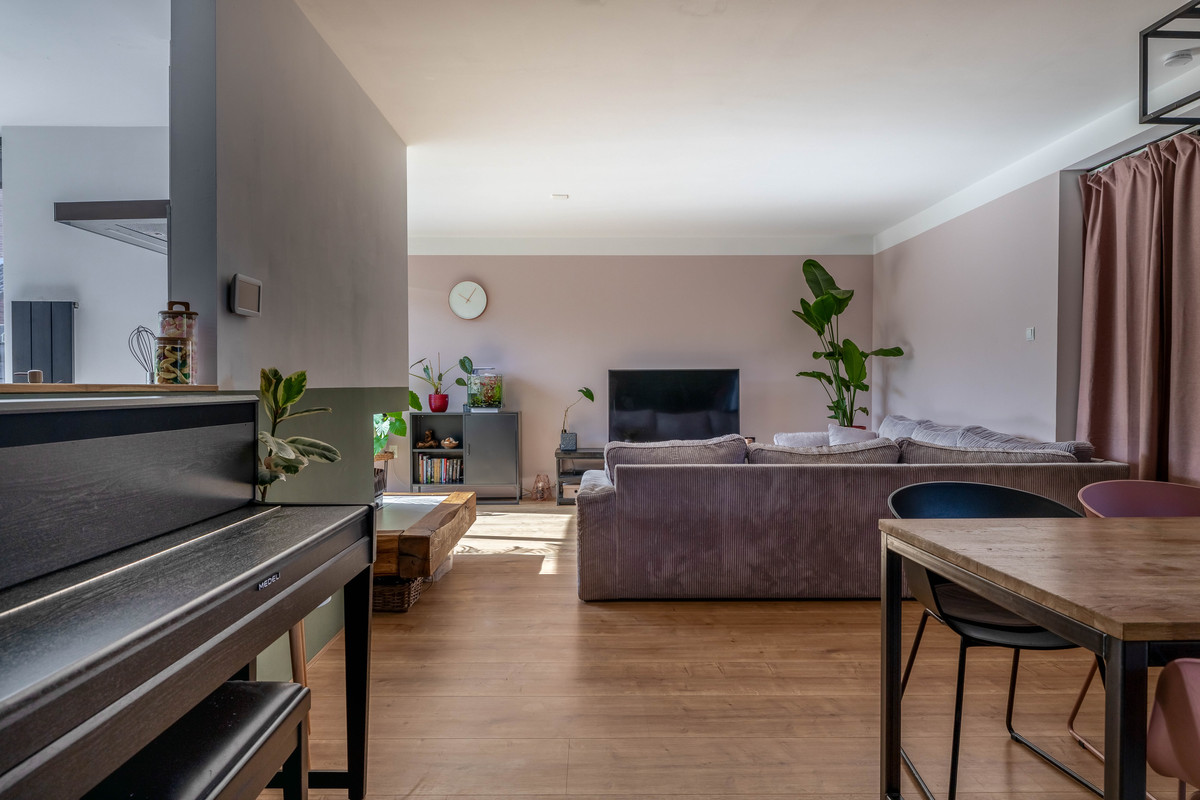 Hoekwoning te koop: Zwaluw 56, Hoogvliet Rotterdam