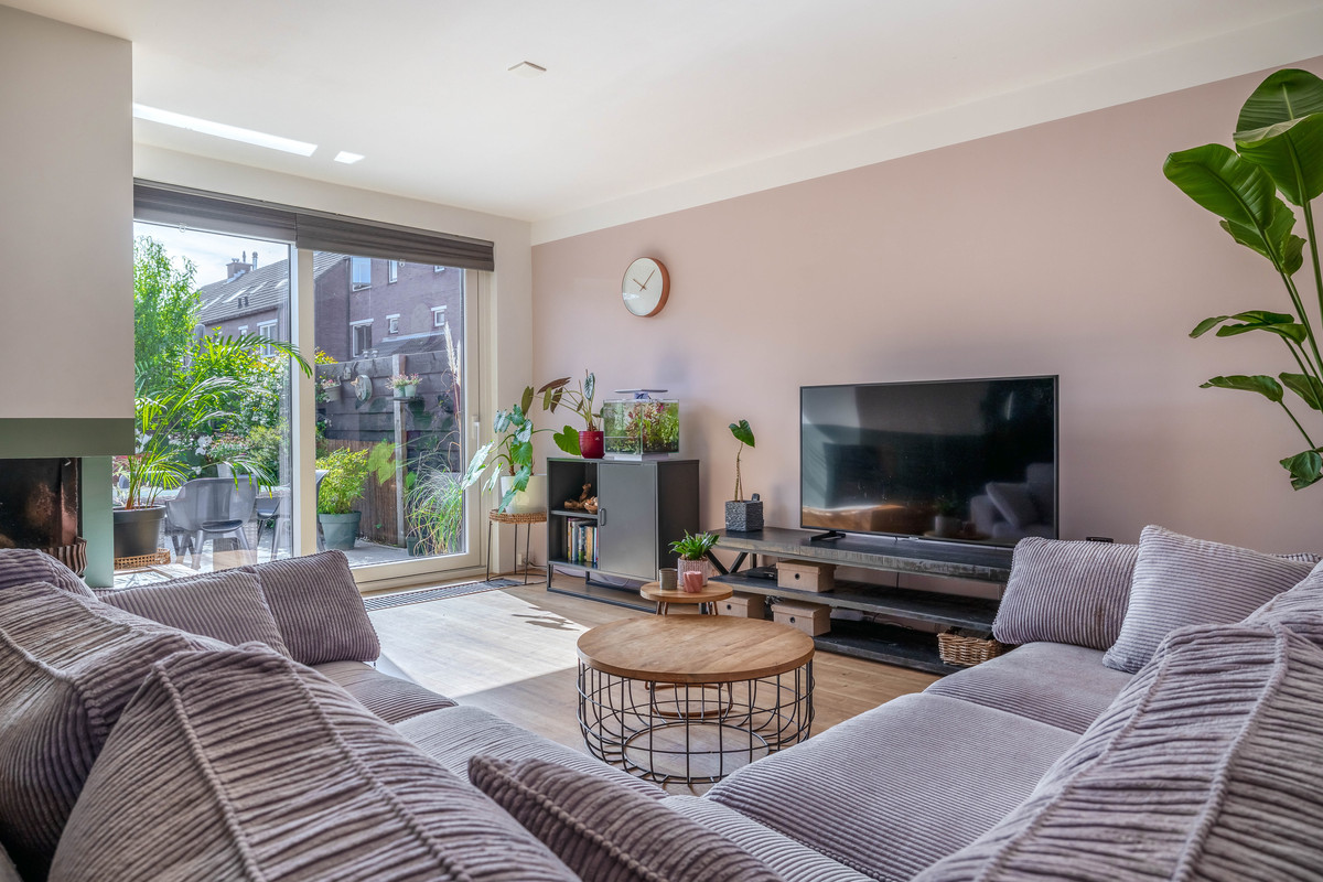 Hoekwoning te koop: Zwaluw 56, Hoogvliet Rotterdam