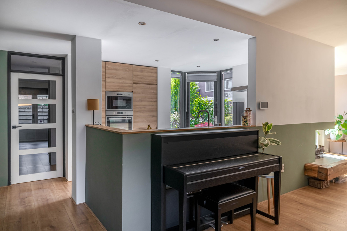 Hoekwoning te koop: Zwaluw 56, Hoogvliet Rotterdam