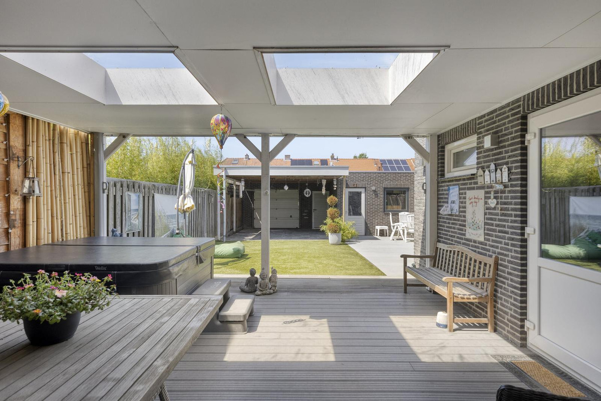 Tussenwoning te koop: Ten Hovestraat 10, Bergen Op Zoom
