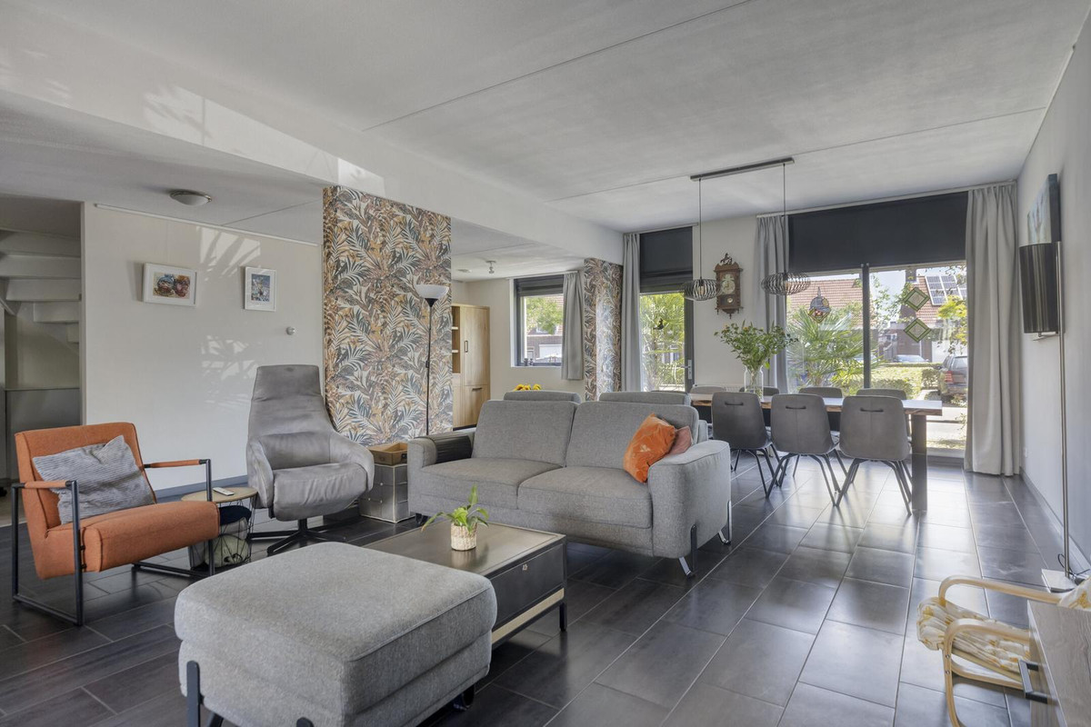 Tussenwoning te koop: Ten Hovestraat 10, Bergen Op Zoom