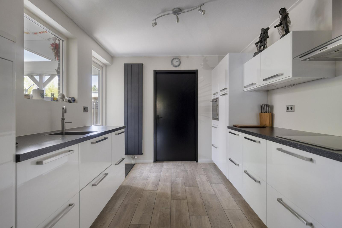 Tussenwoning te koop: Ten Hovestraat 10, Bergen Op Zoom