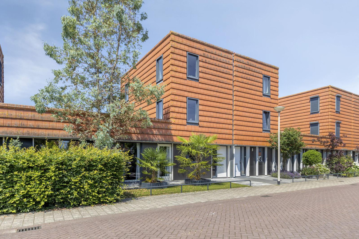 Tussenwoning te koop: Ten Hovestraat 10, Bergen Op Zoom
