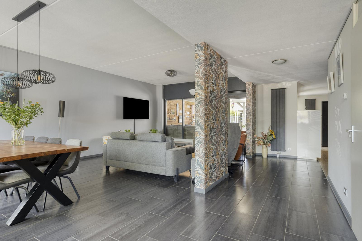 Tussenwoning te koop: Ten Hovestraat 10, Bergen Op Zoom