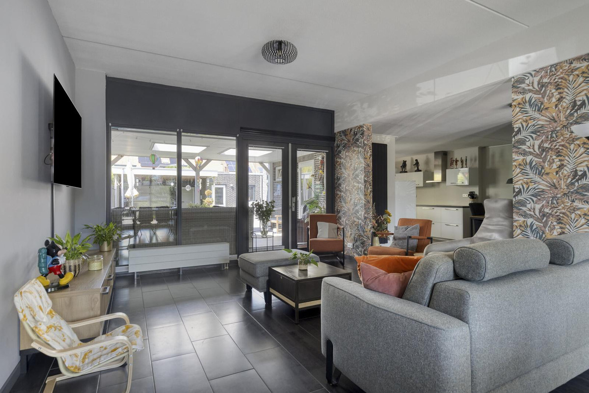 Tussenwoning te koop: Ten Hovestraat 10, Bergen Op Zoom