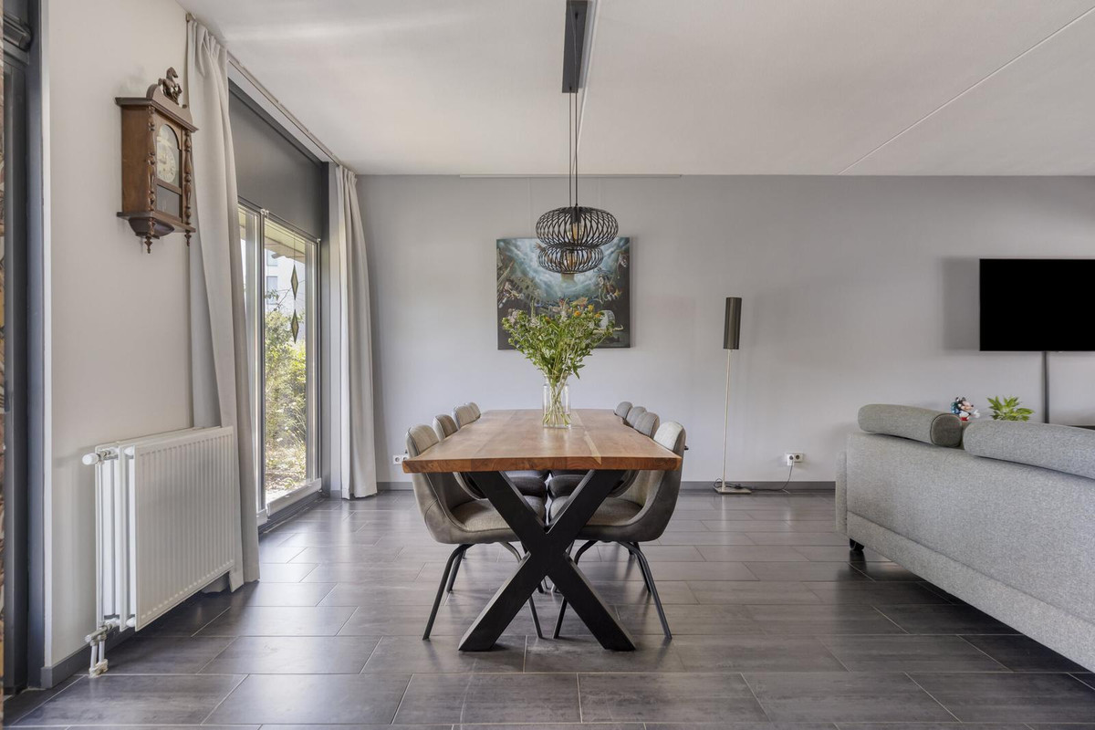 Tussenwoning te koop: Ten Hovestraat 10, Bergen Op Zoom