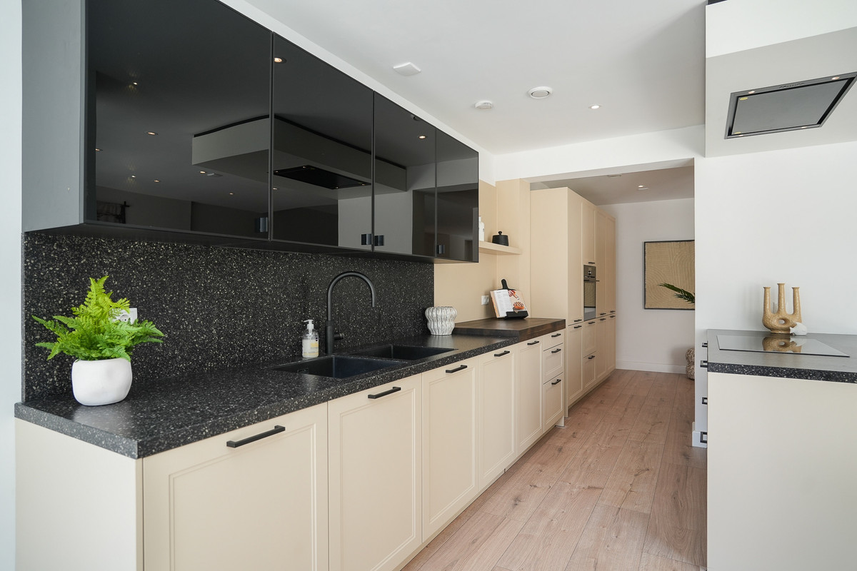 Hoekwoning te koop: Rijksstraatweg 74, Haarlem