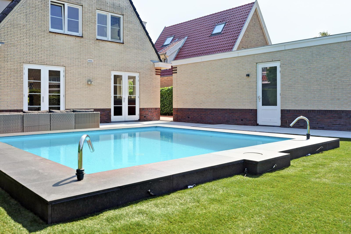 Vrijstaande woning te koop: Abdis Clarahof 2, 'S-Gravenhage