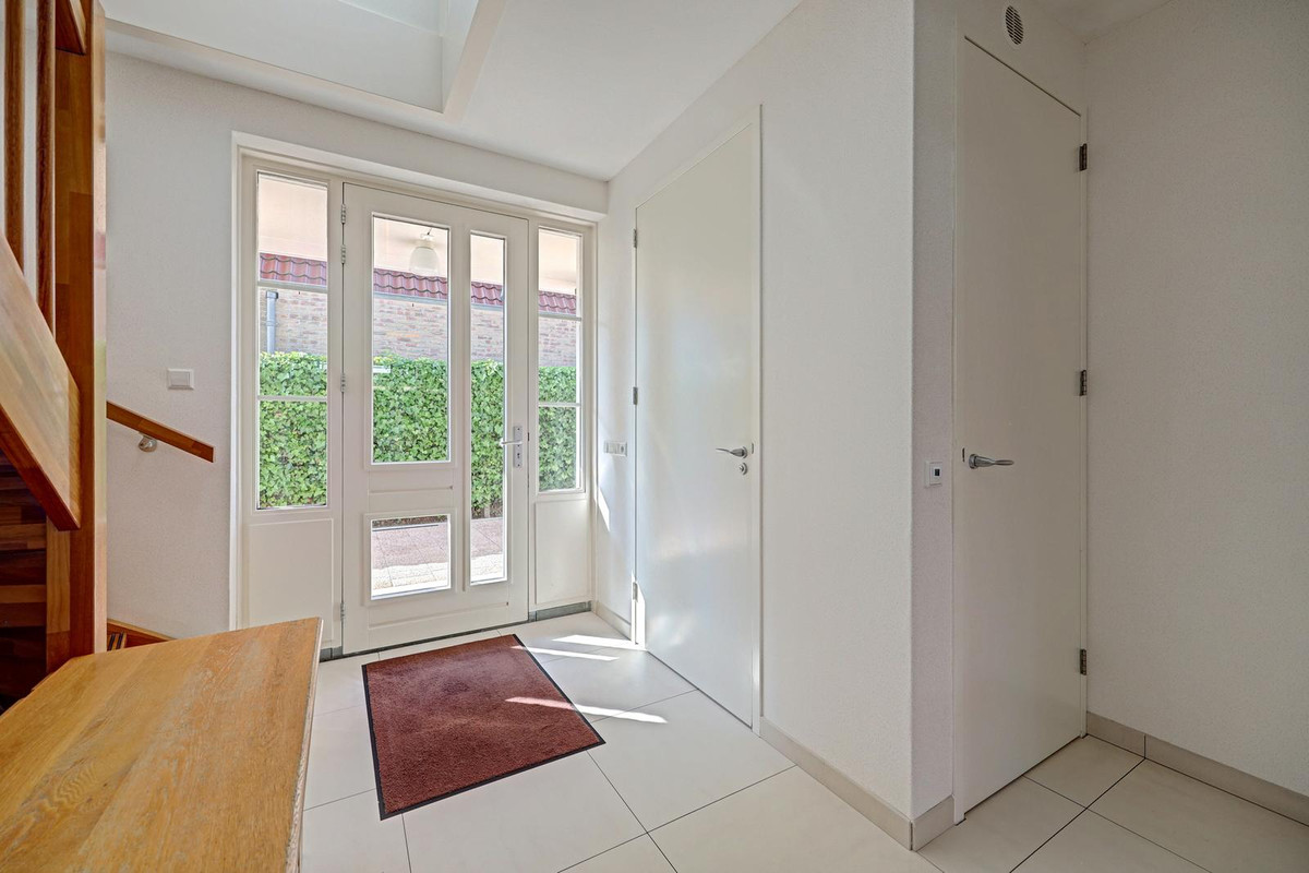 Vrijstaande woning te koop: Abdis Clarahof 2, 'S-Gravenhage