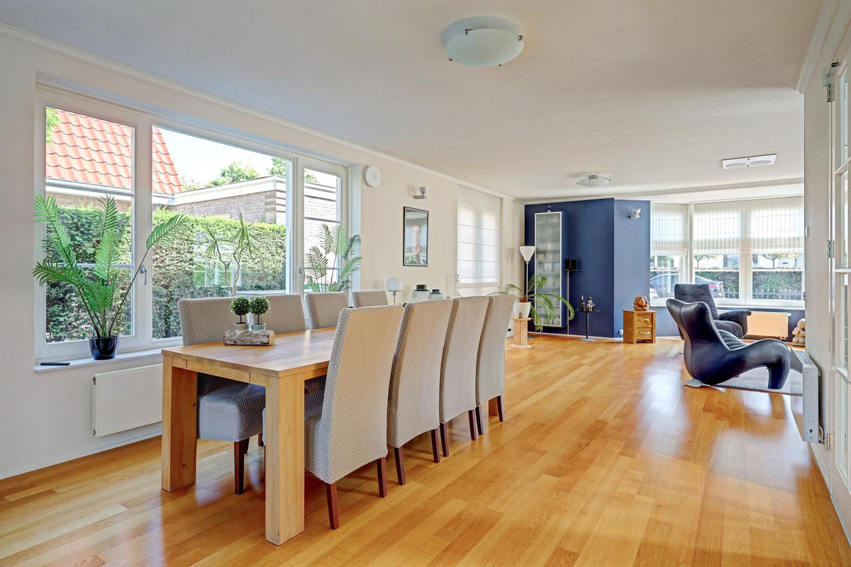 Vrijstaande woning te koop: Abdis Clarahof 2, 'S-Gravenhage