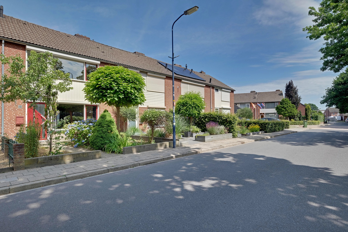 Tussenwoning te koop: Diepenbroekstraat 15, Wehl