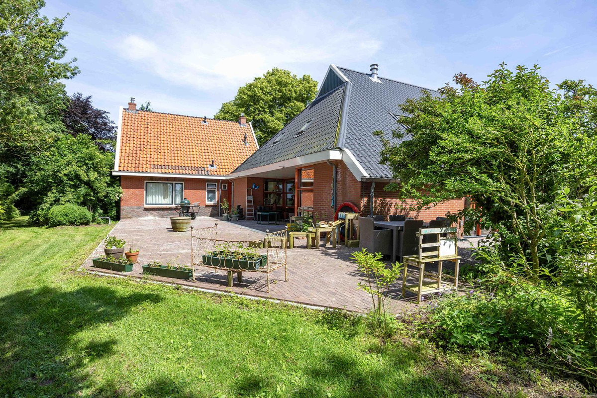 Vrijstaande woning te koop: Meenteweg 6, Overschild