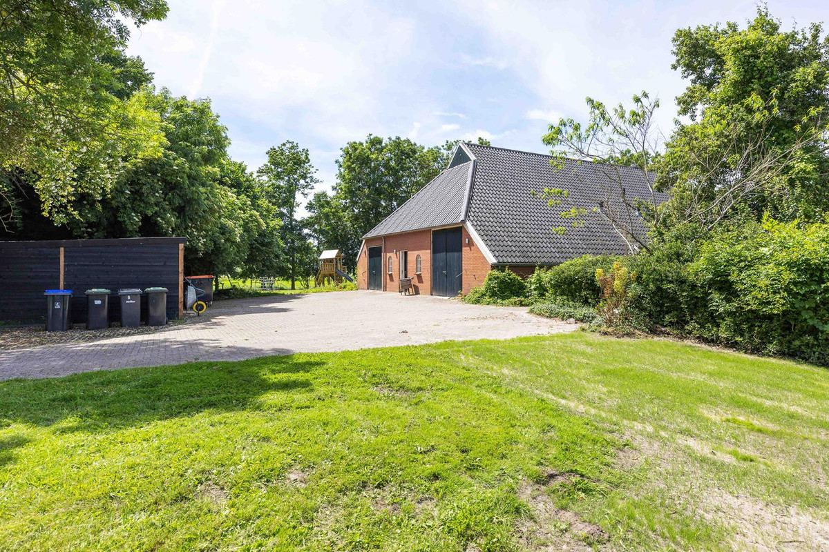 Vrijstaande woning te koop: Meenteweg 6, Overschild