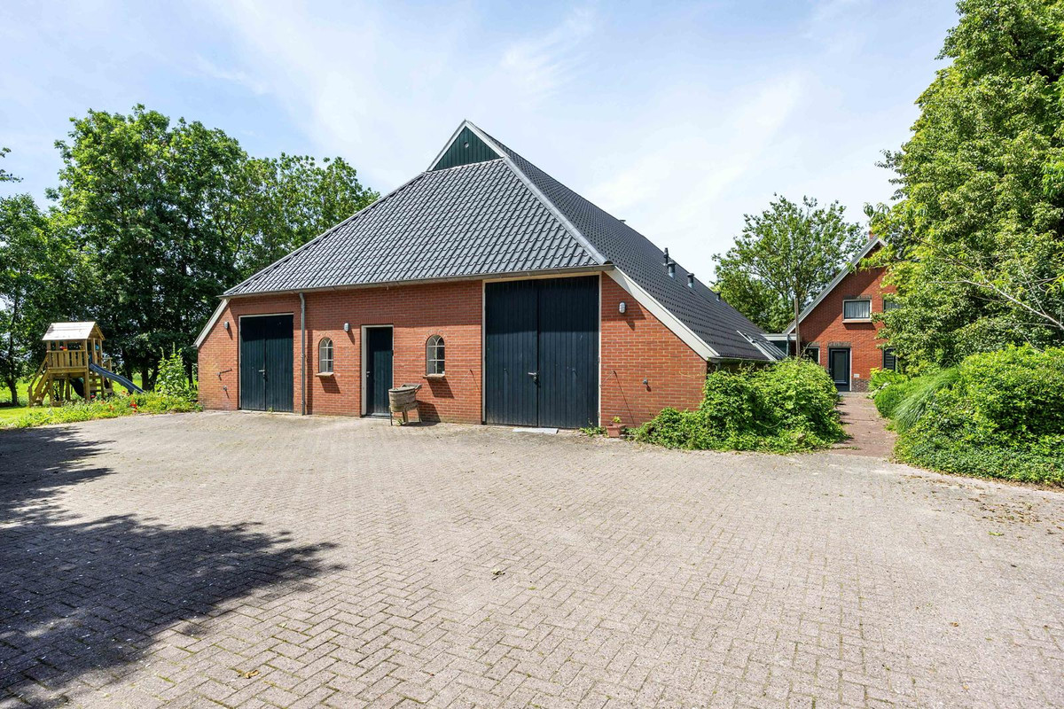Vrijstaande woning te koop: Meenteweg 6, Overschild