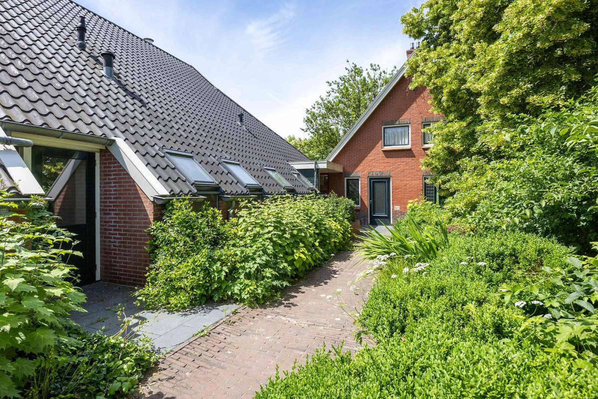 Vrijstaande woning te koop: Meenteweg 6, Overschild