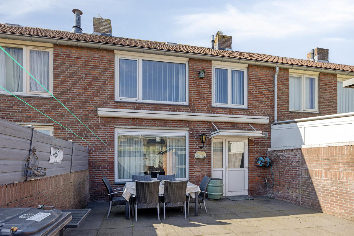 Tussenwoning te koop: Victoriestraat 9, Bergen Op Zoom