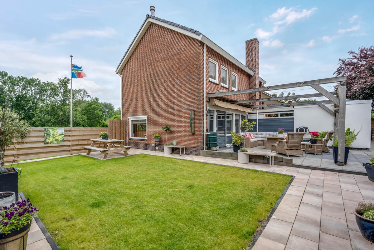 Vrijstaande woning te koop: Prins Bernhardlaan 62, Delfzijl