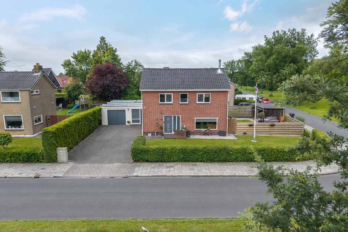 Vrijstaande woning te koop: Prins Bernhardlaan 62, Delfzijl